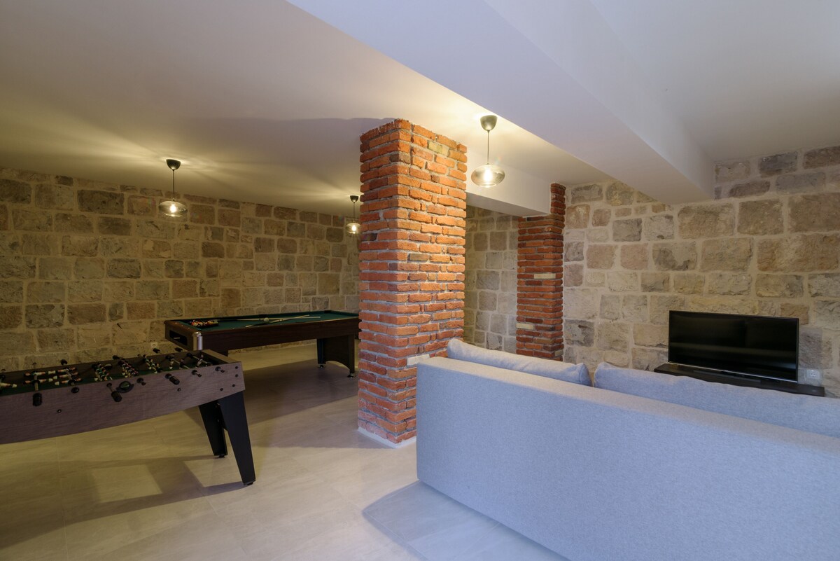 Games lounge and barbecue atmosphere
